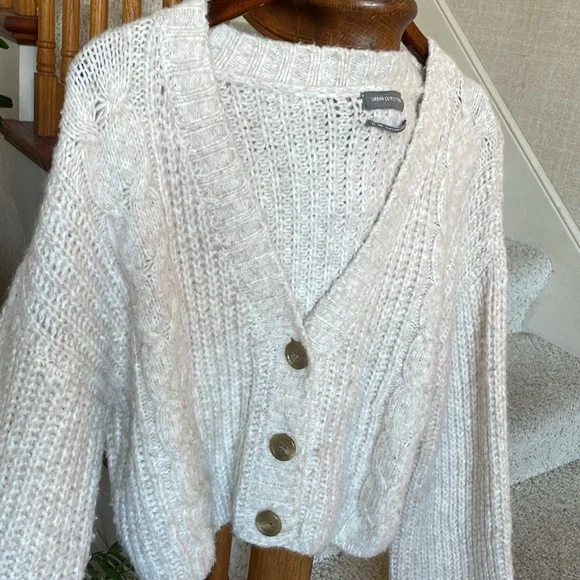 Urban Outfitters Cozy Alpaca Cable Knit Cropped Sweater - Picture 2 of 10